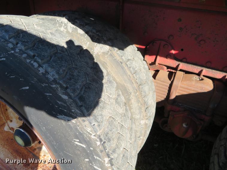 image for item DF9807 1981 International Paystar 5000 oilfield rig up tandem truck