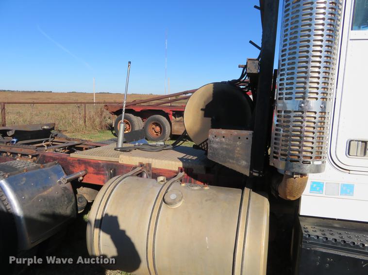 image for item DF9808 1985 Marmon semi truck