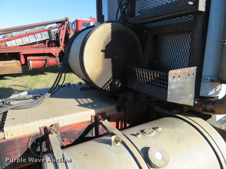 image for item DF9808 1985 Marmon semi truck