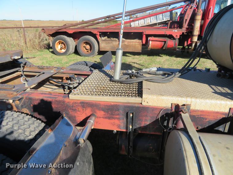 image for item DF9808 1985 Marmon semi truck