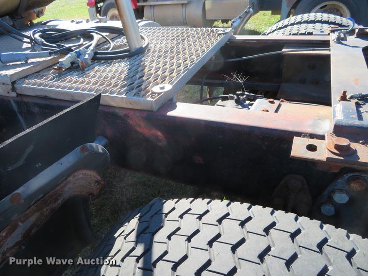 image for item DF9808 1985 Marmon semi truck