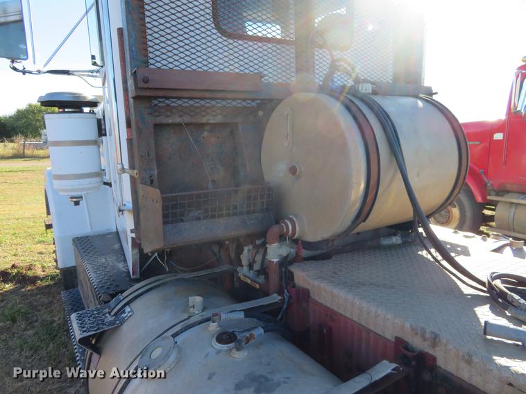 image for item DF9808 1985 Marmon semi truck