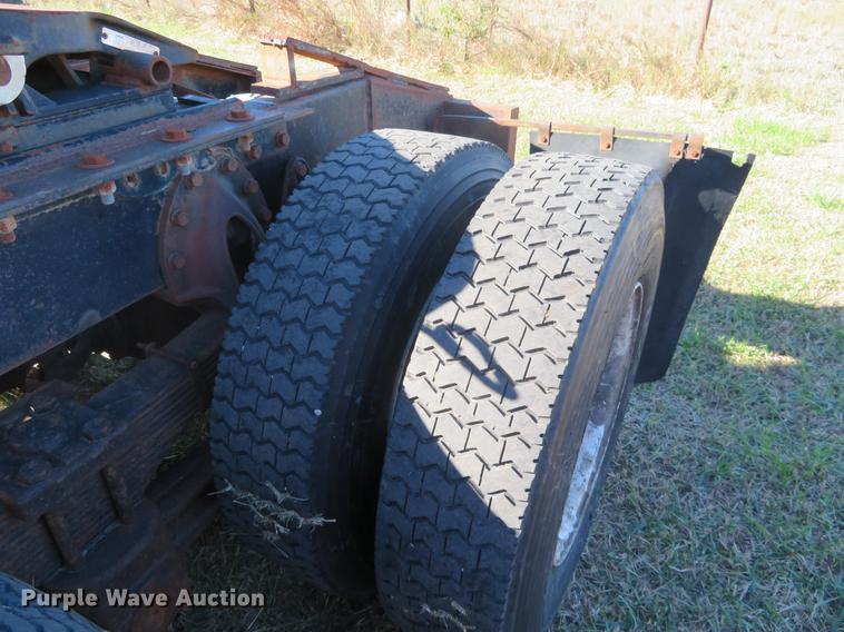 image for item DF9808 1985 Marmon semi truck