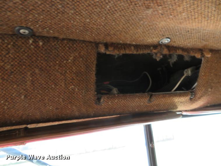 image for item DF9809 1993 International F9370 semi truck