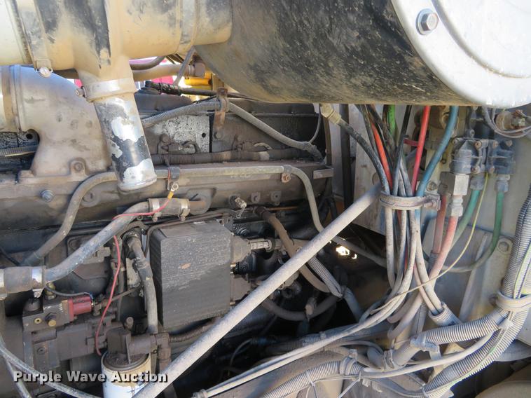 image for item DF9809 1993 International F9370 semi truck