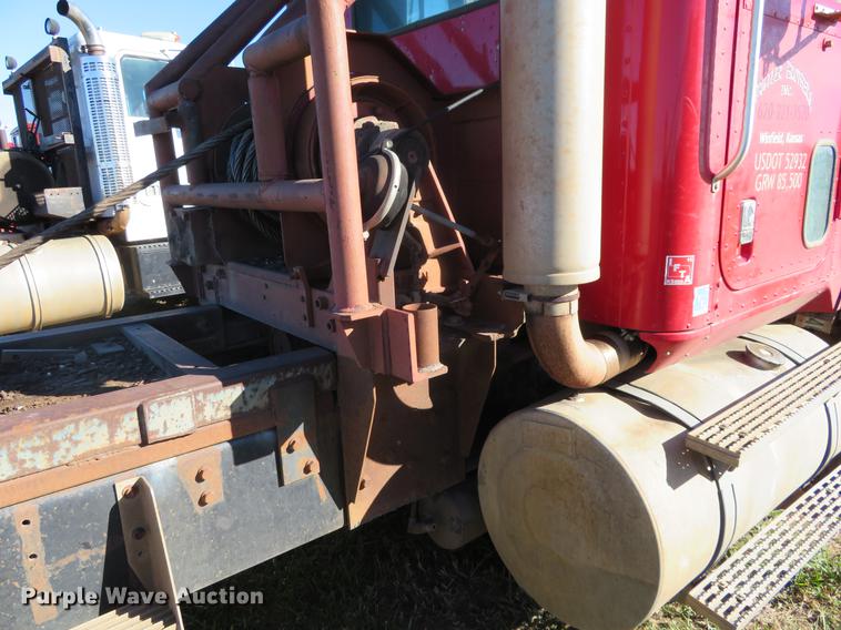 image for item DF9809 1993 International F9370 semi truck