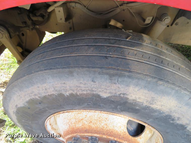 image for item DF9809 1993 International F9370 semi truck