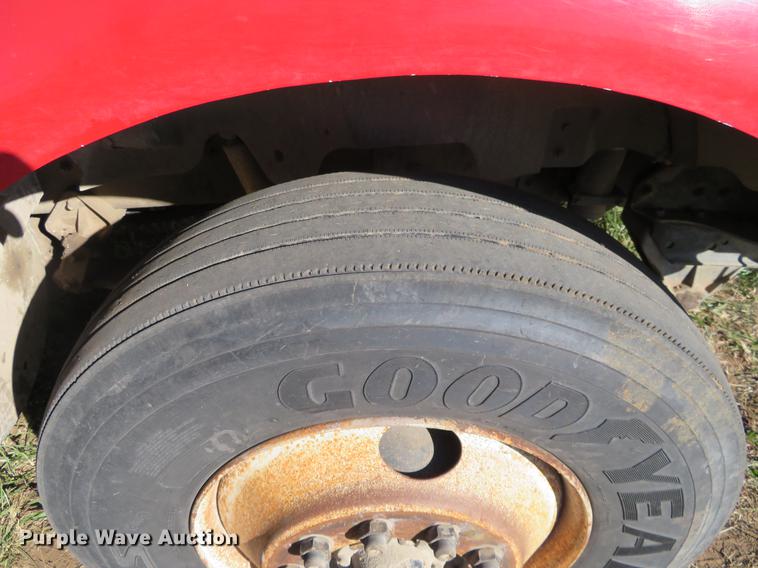 image for item DF9809 1993 International F9370 semi truck