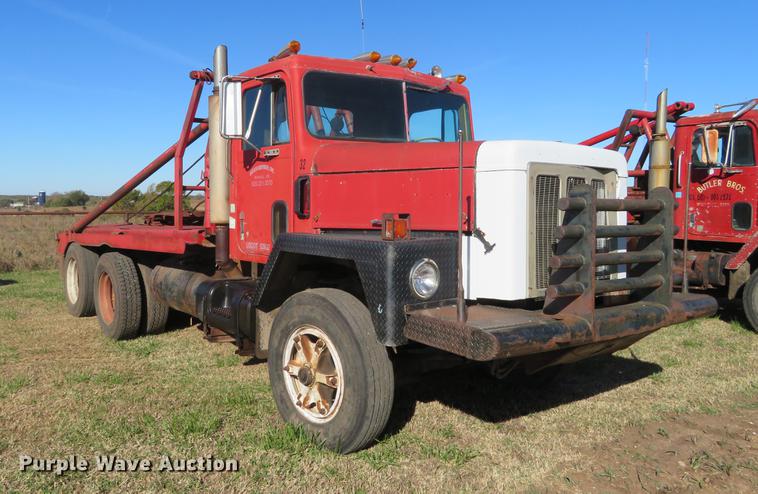 image for item DF9811 1976 International Paystar 5000 oilfield rig up tandem truck