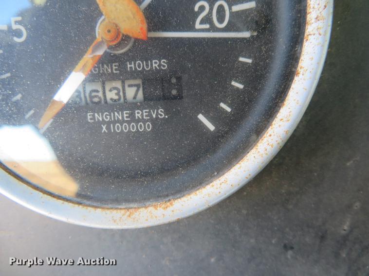 image for item DF9811 1976 International Paystar 5000 oilfield rig up tandem truck