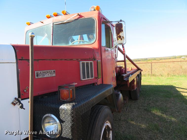 image for item DF9811 1976 International Paystar 5000 oilfield rig up tandem truck