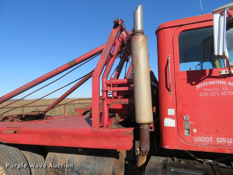 image for item DF9811 1976 International Paystar 5000 oilfield rig up tandem truck