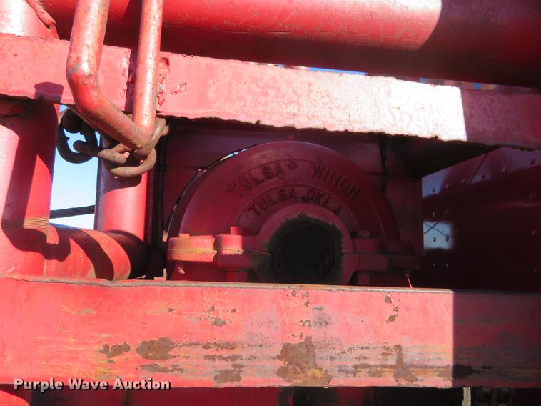 image for item DF9811 1976 International Paystar 5000 oilfield rig up tandem truck