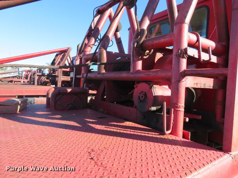 image for item DF9811 1976 International Paystar 5000 oilfield rig up tandem truck