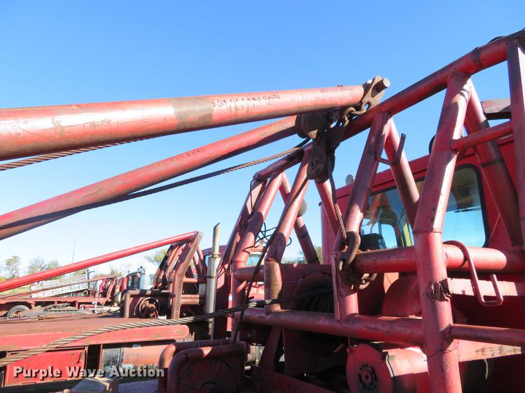 image for item DF9811 1976 International Paystar 5000 oilfield rig up tandem truck