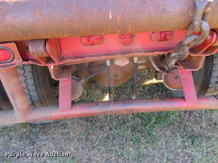 image for item DF9811 1976 International Paystar 5000 oilfield rig up tandem truck