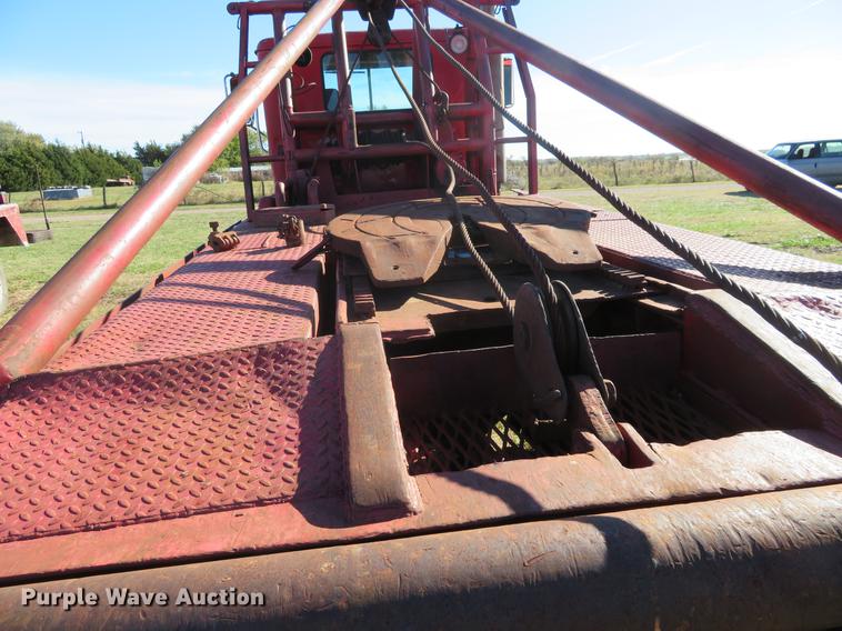 image for item DF9811 1976 International Paystar 5000 oilfield rig up tandem truck