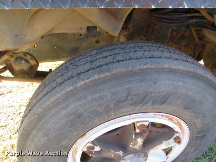 image for item DF9811 1976 International Paystar 5000 oilfield rig up tandem truck