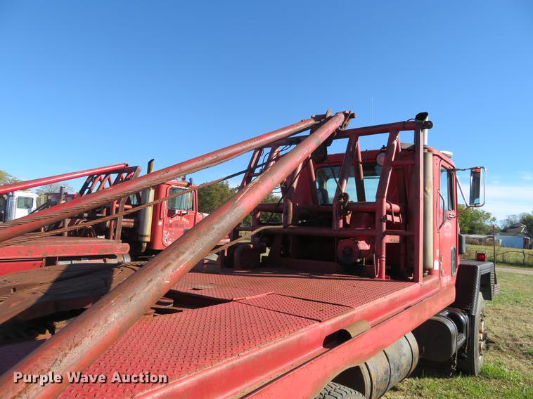image for item DF9811 1976 International Paystar 5000 oilfield rig up tandem truck