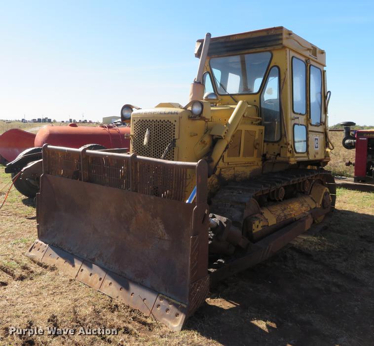 image for item DF9822 1981 Caterpillar D5B dozer
