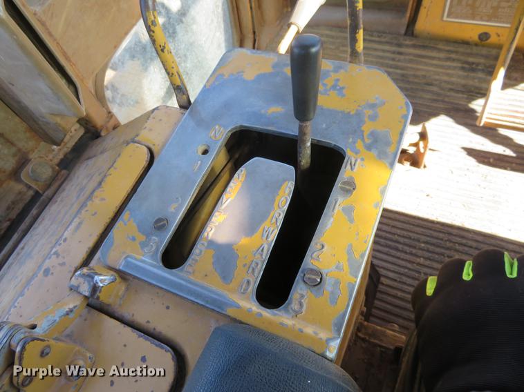 image for item DF9822 1981 Caterpillar D5B dozer