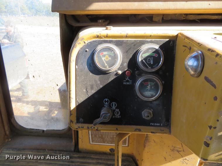 image for item DF9822 1981 Caterpillar D5B dozer