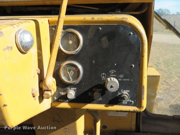 image for item DF9822 1981 Caterpillar D5B dozer