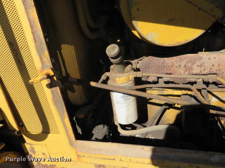 image for item DF9822 1981 Caterpillar D5B dozer
