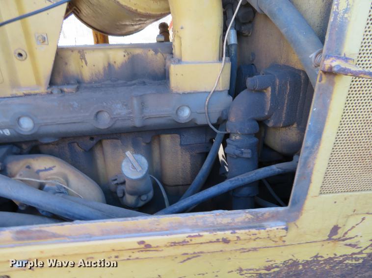 image for item DF9822 1981 Caterpillar D5B dozer