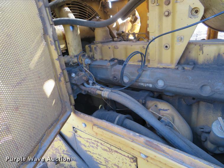 image for item DF9822 1981 Caterpillar D5B dozer