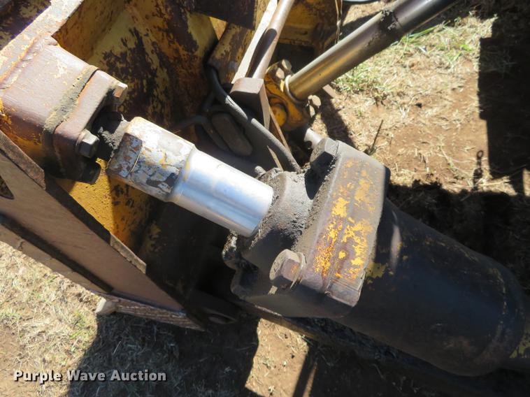 image for item DF9822 1981 Caterpillar D5B dozer