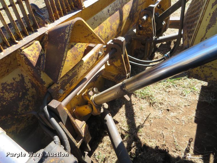 image for item DF9822 1981 Caterpillar D5B dozer