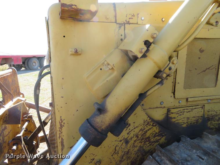 image for item DF9822 1981 Caterpillar D5B dozer
