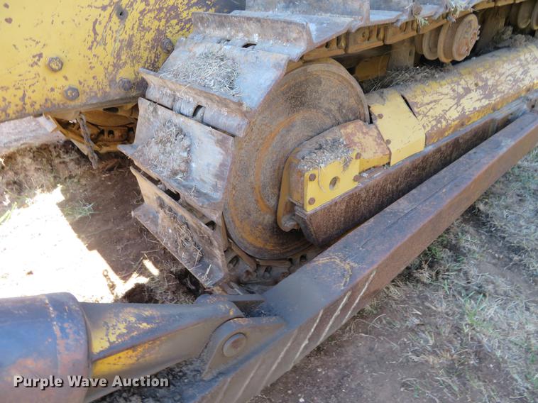 image for item DF9822 1981 Caterpillar D5B dozer