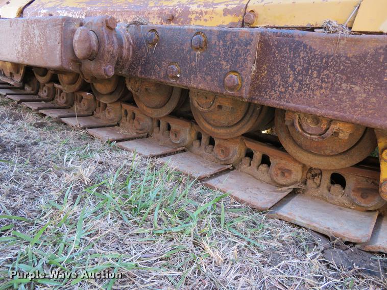 image for item DF9822 1981 Caterpillar D5B dozer