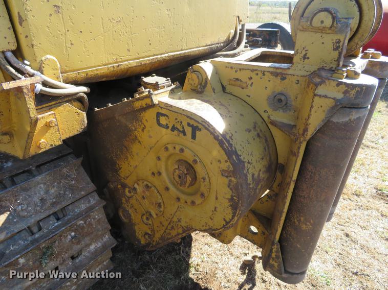 image for item DF9822 1981 Caterpillar D5B dozer
