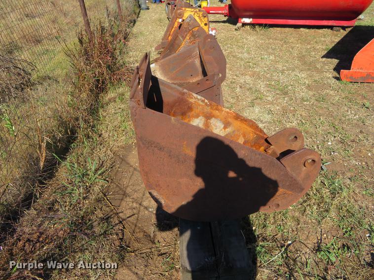 image for item DF9827 (2) steel backhoe buckets