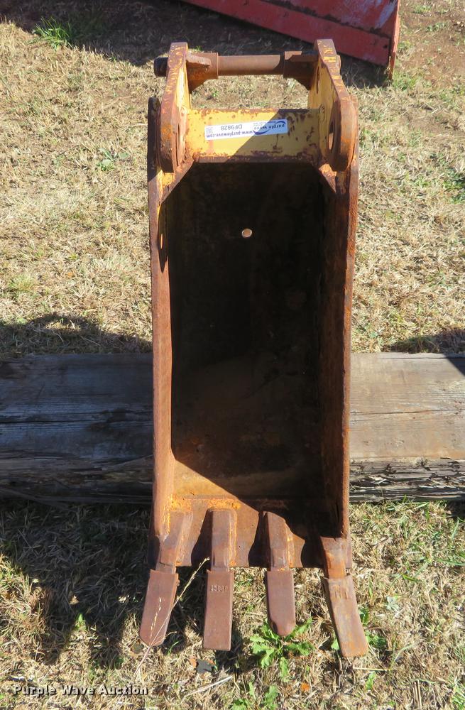 image for item DF9828 Central Fabricators Inc. 3000 steel backhoe bucket