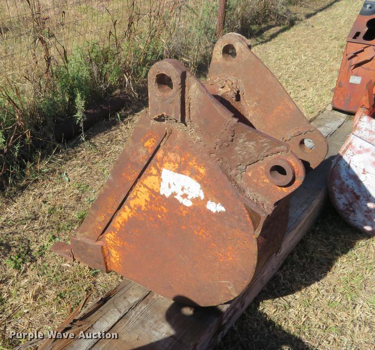 image for item DF9829 (2) steel backhoe buckets