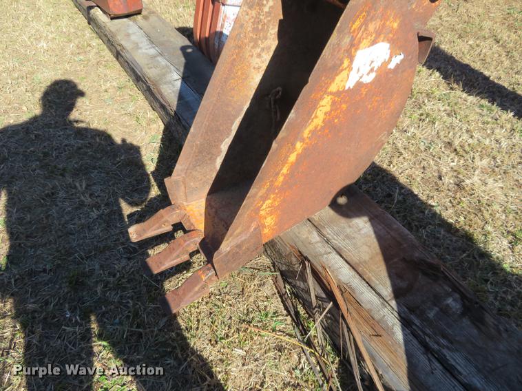 image for item DF9829 (2) steel backhoe buckets