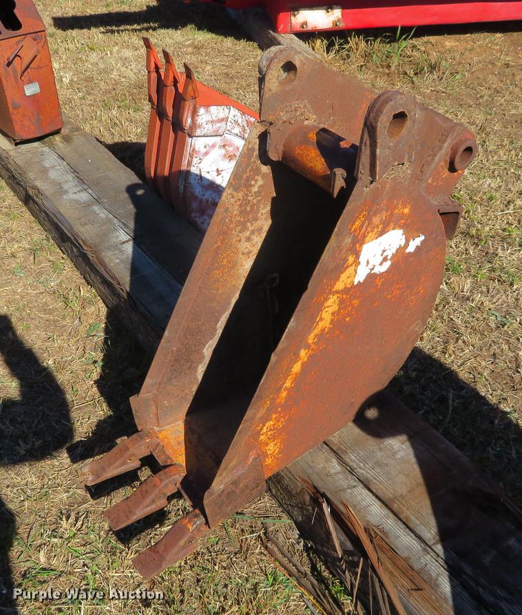 image for item DF9829 (2) steel backhoe buckets