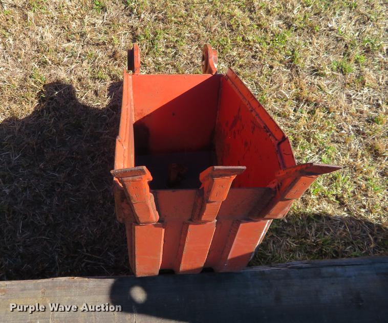 image for item DF9829 (2) steel backhoe buckets
