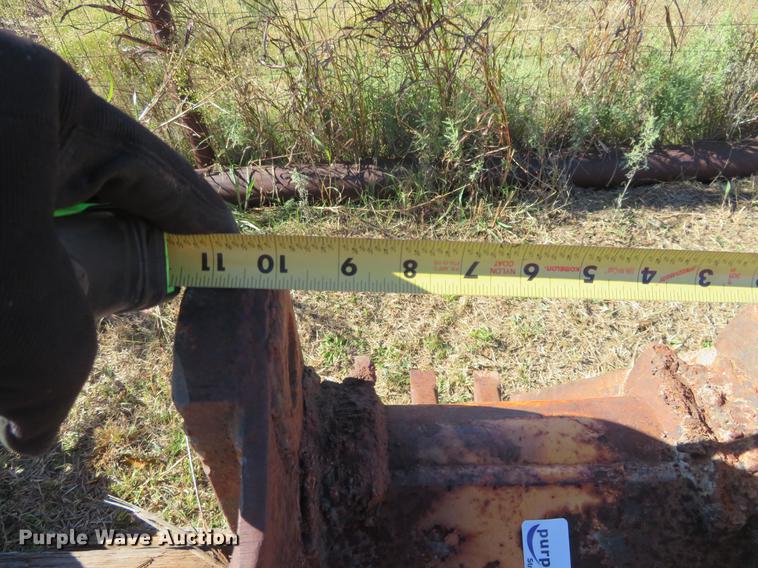 image for item DF9829 (2) steel backhoe buckets