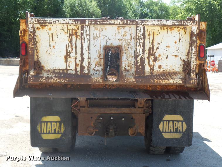 image for item DJ9503 1989 Ford C8000 dump truck