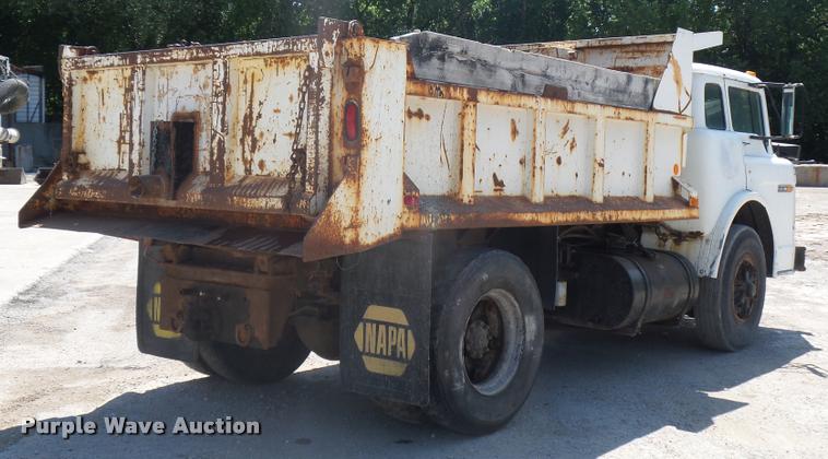 image for item DJ9503 1989 Ford C8000 dump truck