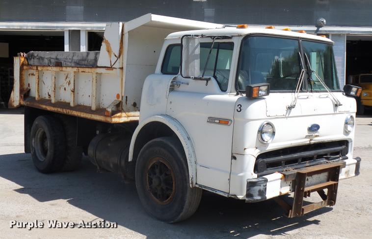 image for item DJ9503 1989 Ford C8000 dump truck