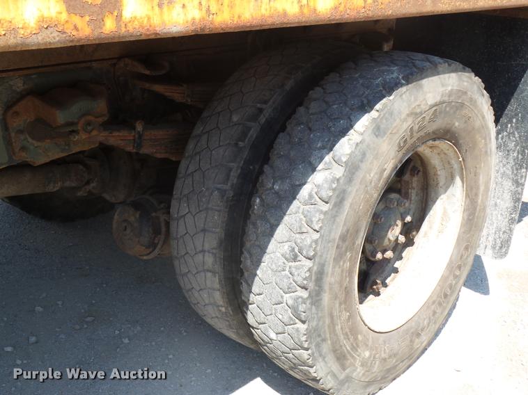 image for item DJ9503 1989 Ford C8000 dump truck