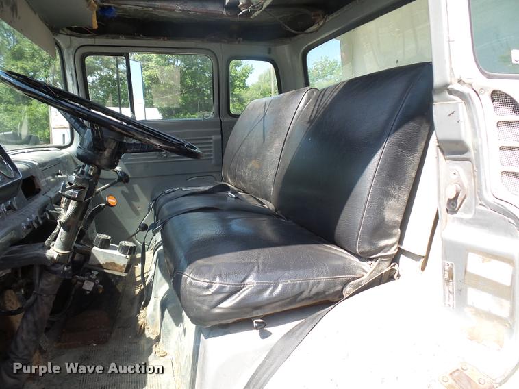 image for item DJ9503 1989 Ford C8000 dump truck