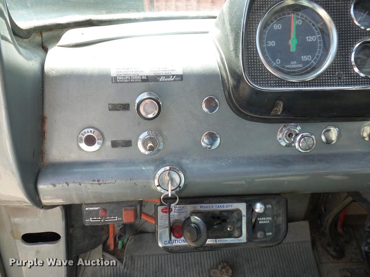 image for item DJ9503 1989 Ford C8000 dump truck