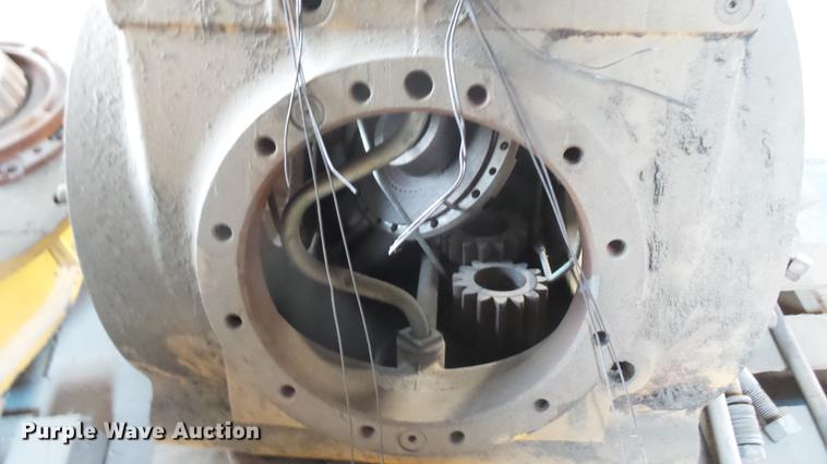 image for item DL9793 John Deere 862B differential parts